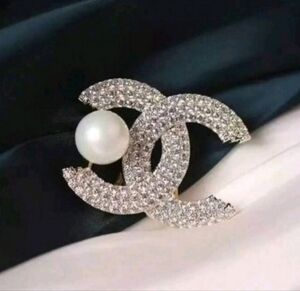 CHANEL Style Silver and Pearl Crystal Brooch